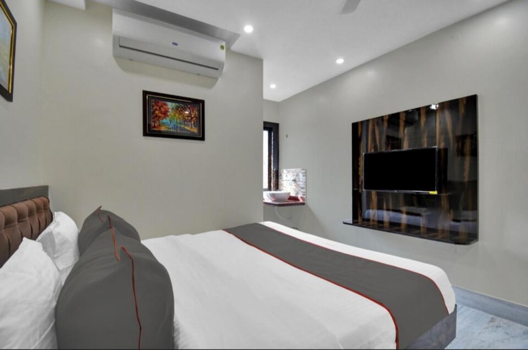 Om Guest House And Banquet Kolkata Ngoại thất bức ảnh