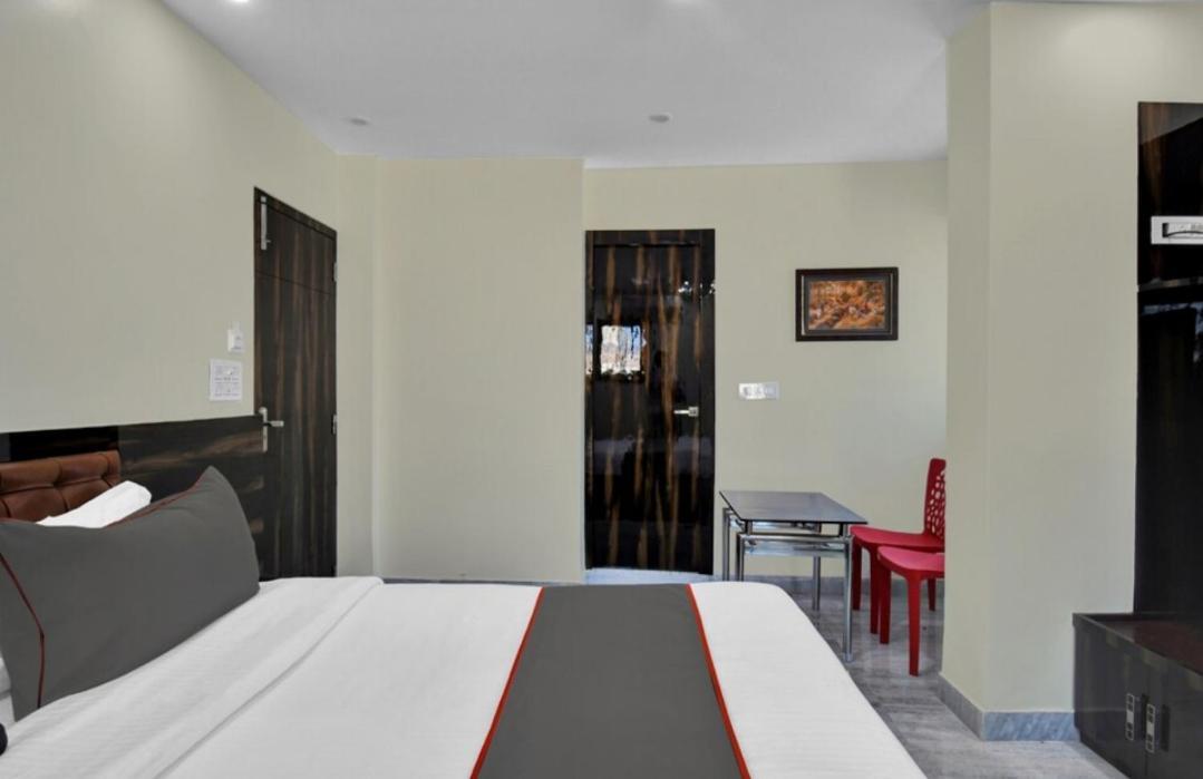 Om Guest House And Banquet Kolkata Ngoại thất bức ảnh
